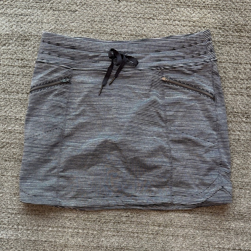 Athleta Heather Gray White Striped Mini Skort Pockets Size S